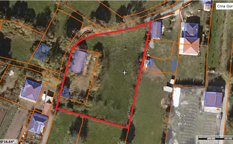 Prodaje se plac sa kucom u Golubovcima , Zeta